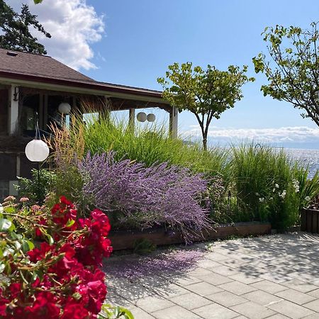 Blitz Beach House Oceanside Suite Powell River Esterno foto