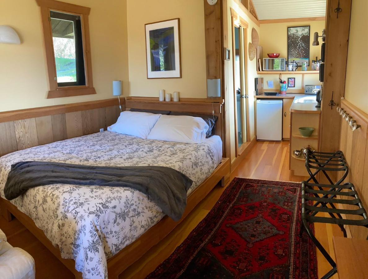 Blitz Beach House Oceanside Suite Powell River Esterno foto