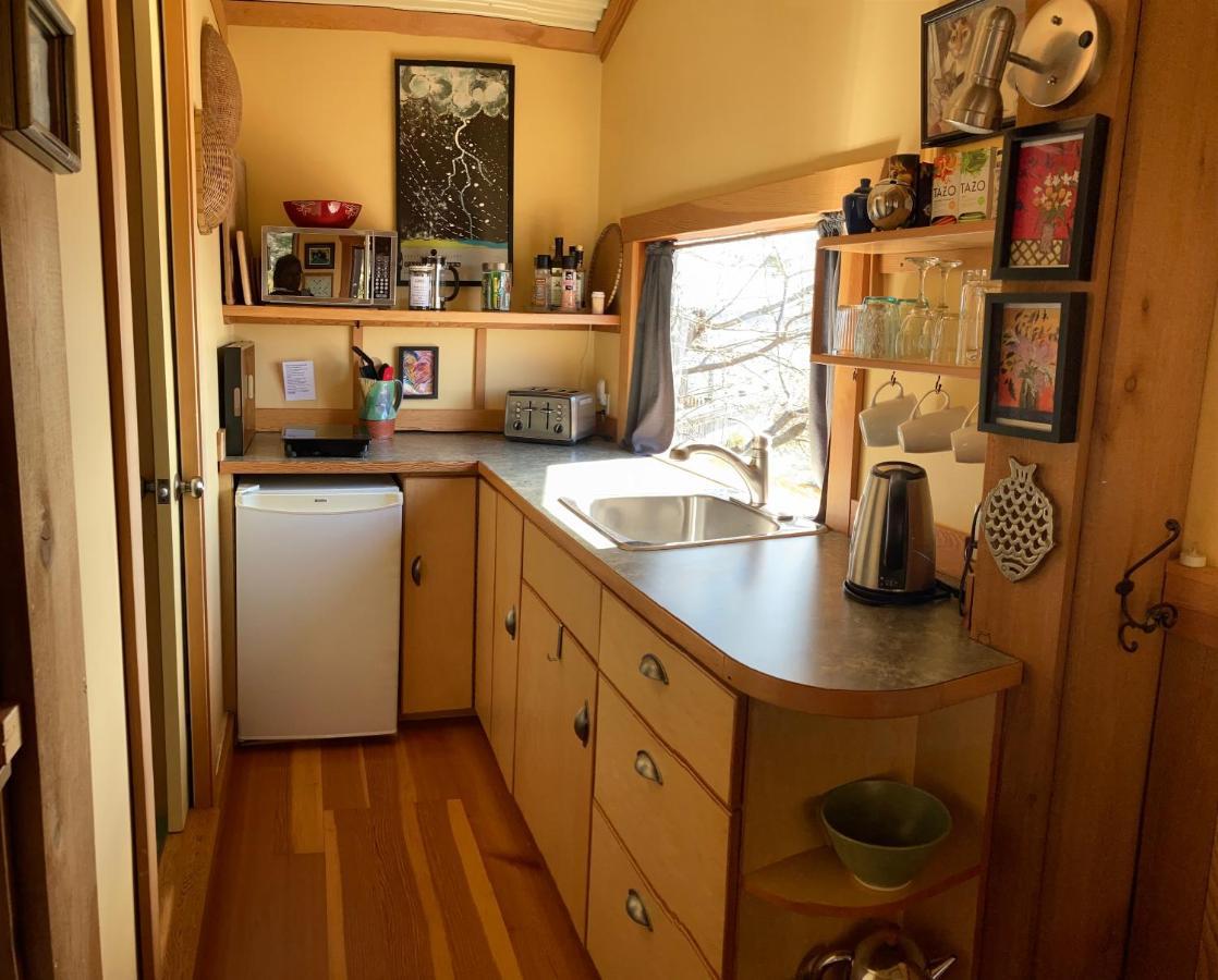 Blitz Beach House Oceanside Suite Powell River Esterno foto