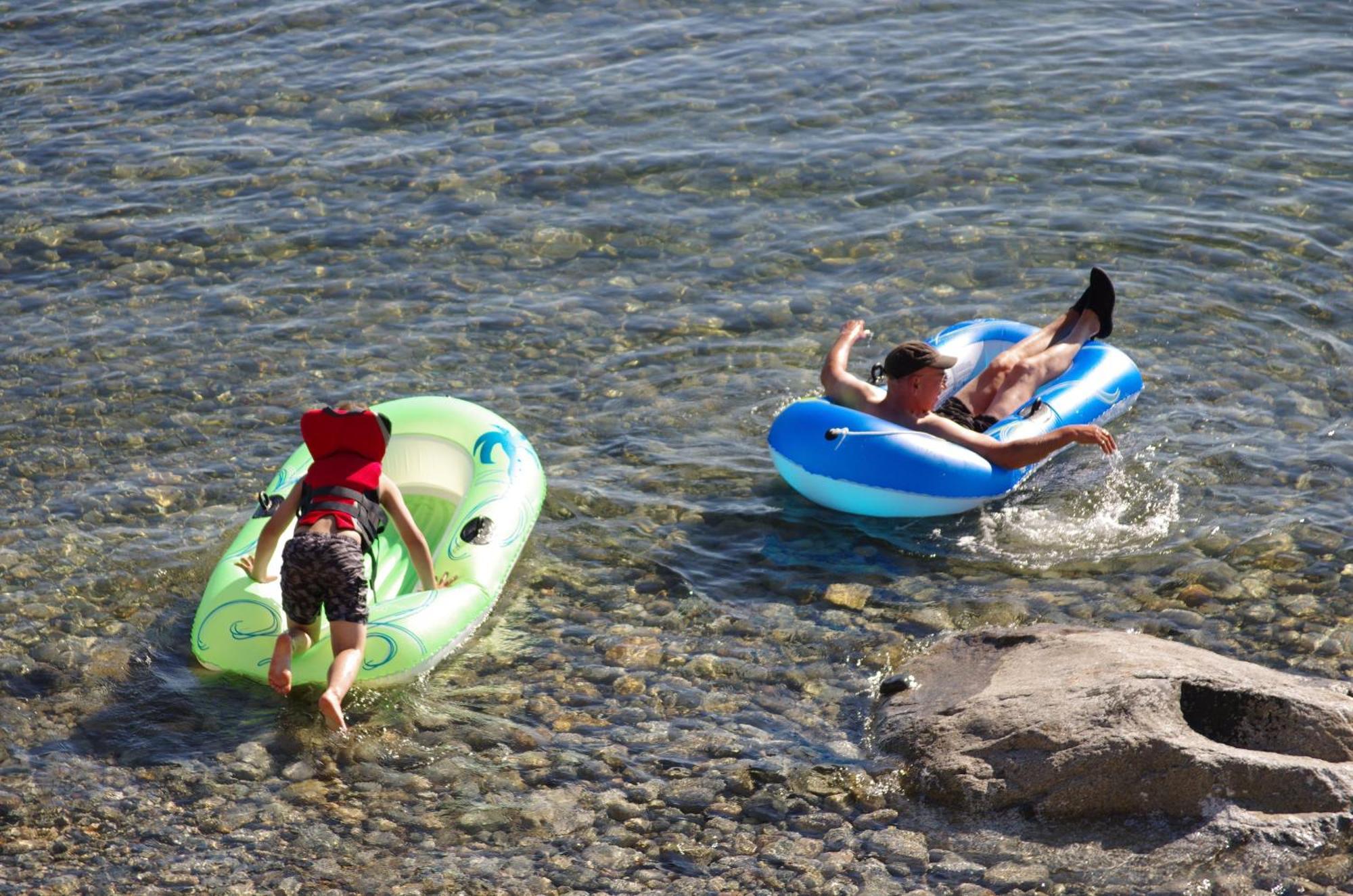 Blitz Beach House Oceanside Suite Powell River Esterno foto